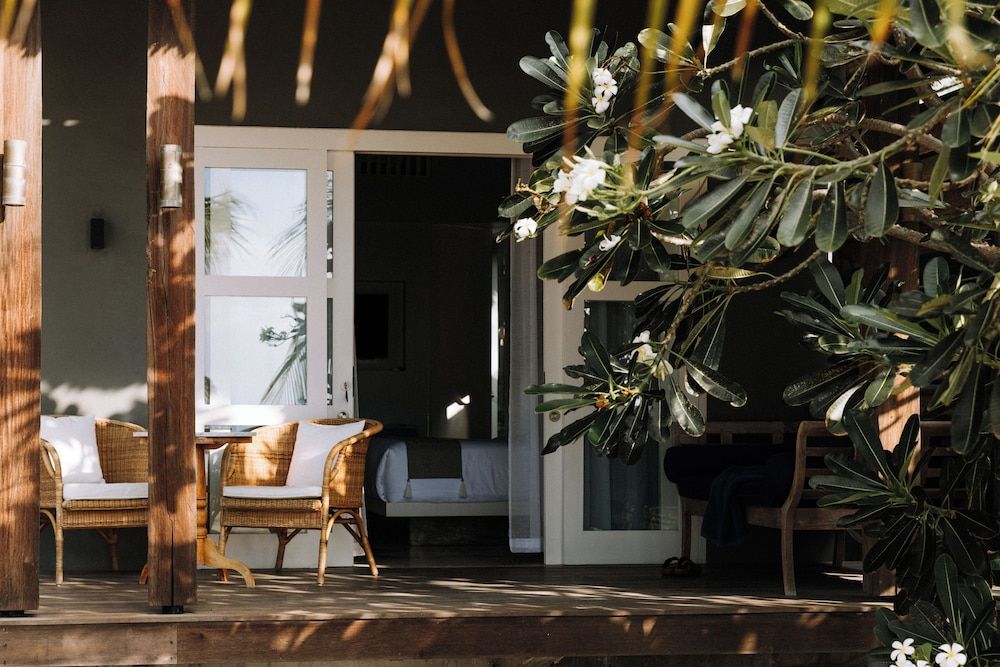 Meno House Deluxe Beachfront Villa