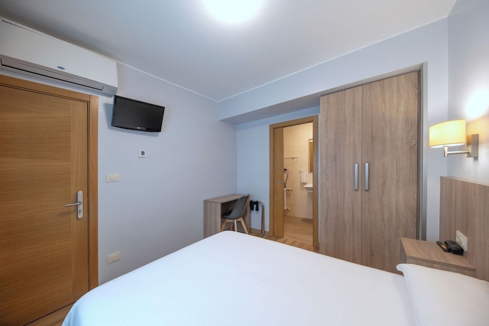 Hotel Pantón Economy Double Room 5