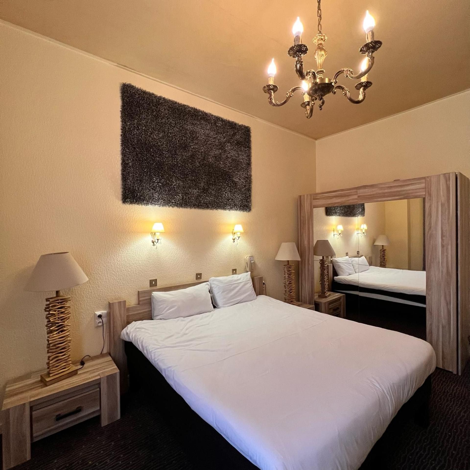 Grand Hotel de Valenciennes Tradition Double Room