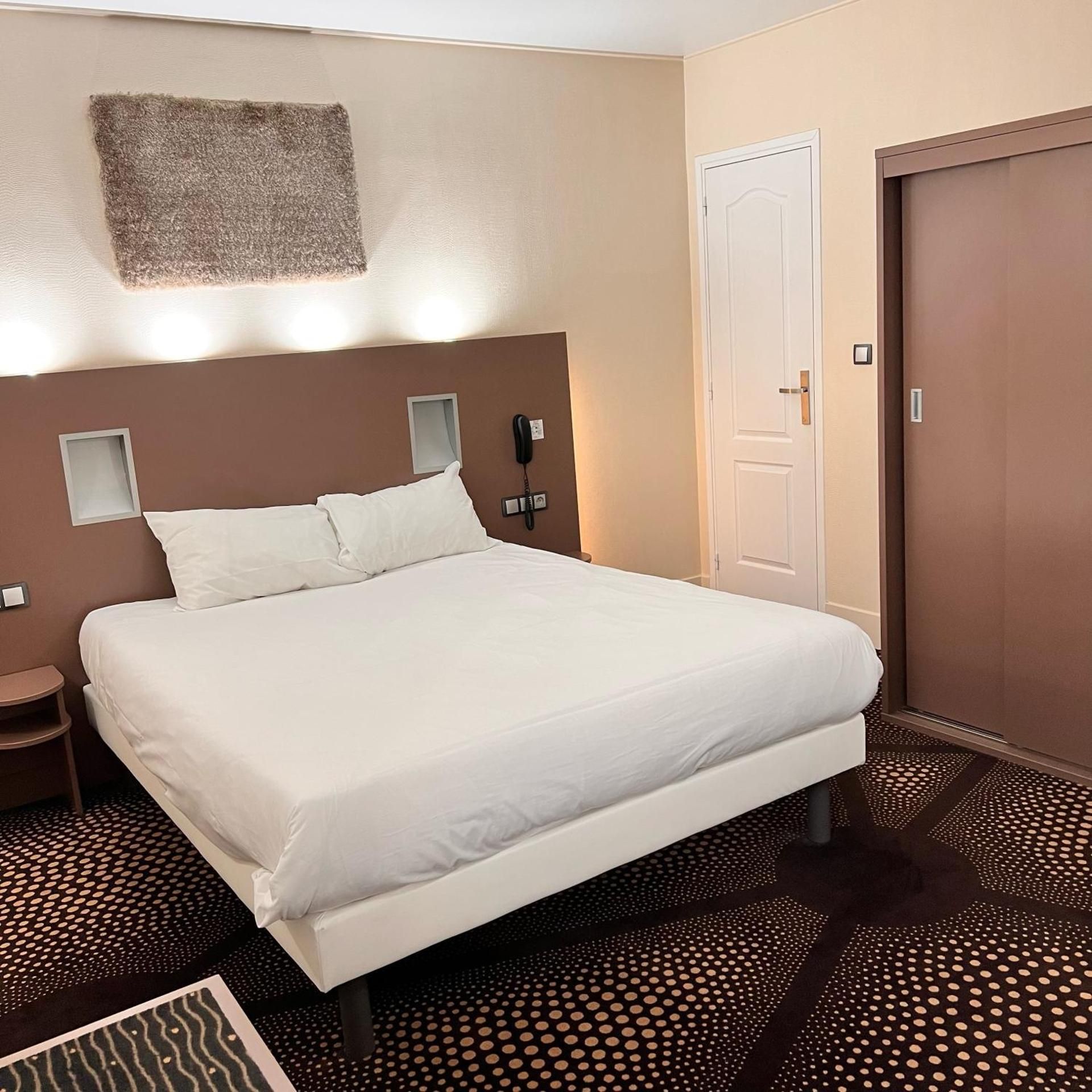 Grand Hotel de Valenciennes Privilege Double Room 2