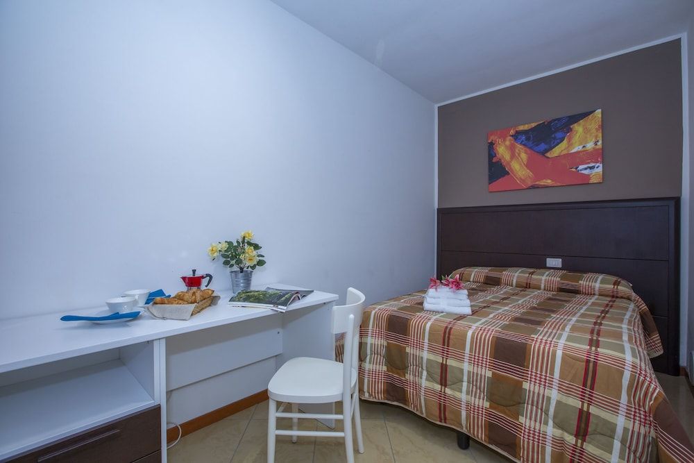 Family Apartment, 2 Bedrooms (Fontana Del Lago Apt. 5)