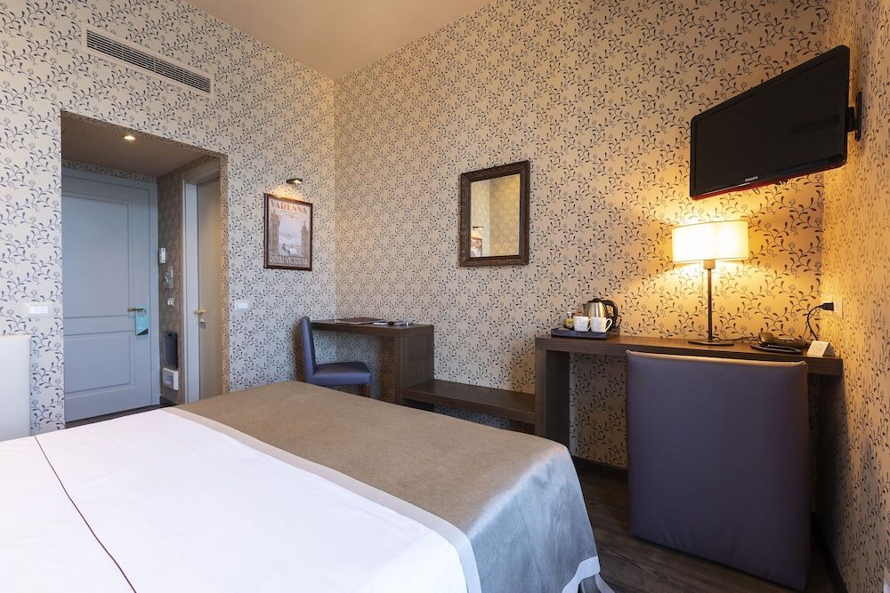 Deluxe Double Room, Lake View
