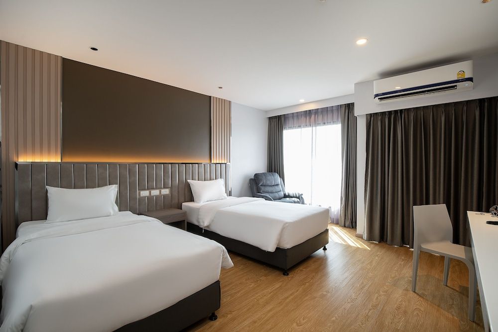 Crystal Srivaree Suvarnabhumi Hotel Premium Twin Room 2