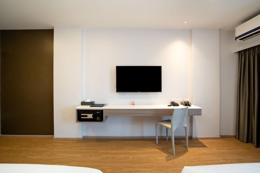 Crystal Srivaree Suvarnabhumi Hotel Premium Pool View Twin Room 11