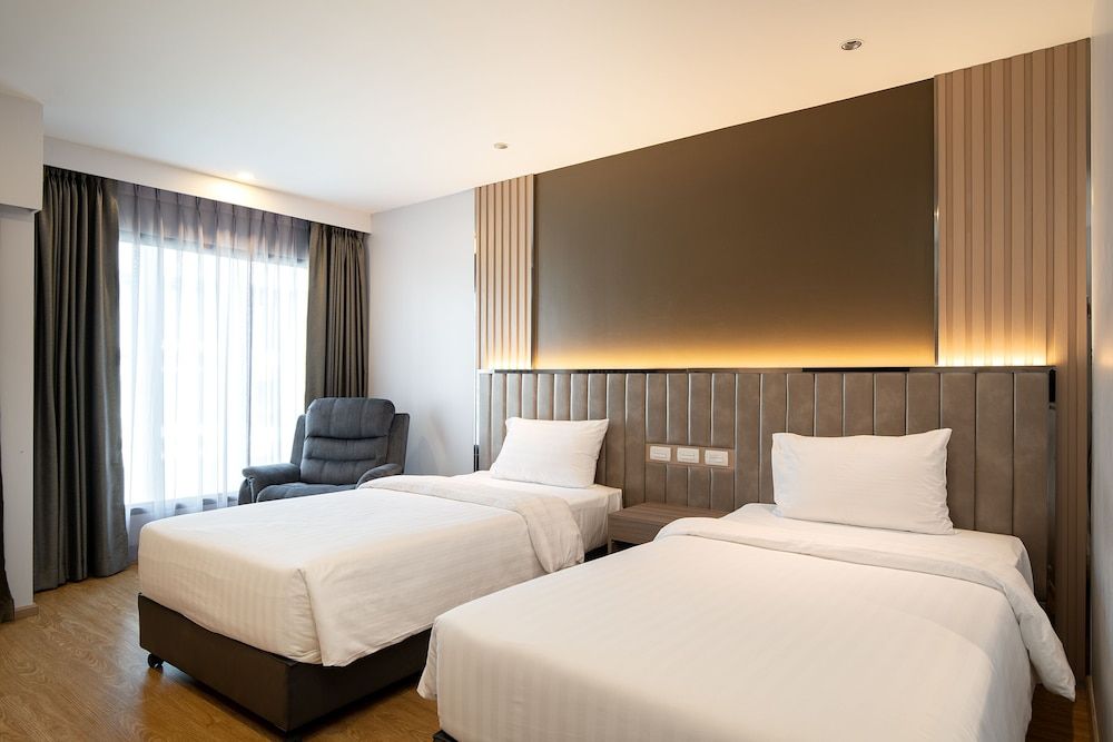 Crystal Srivaree Suvarnabhumi Hotel Premium Pool View Twin Room 2