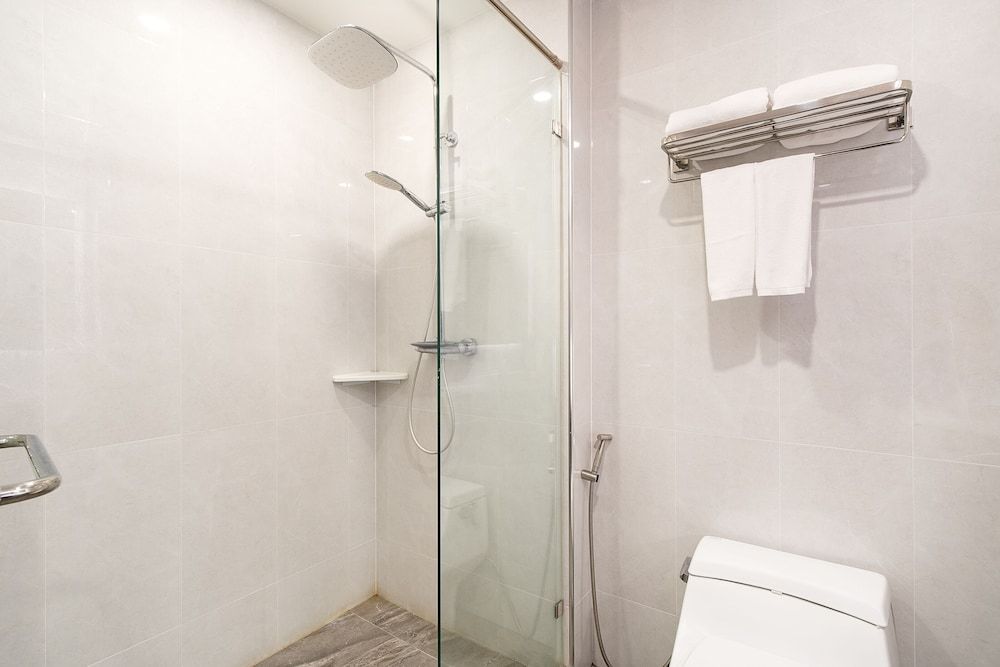 Crystal Srivaree Suvarnabhumi Hotel Premium Pool View Twin Room 8