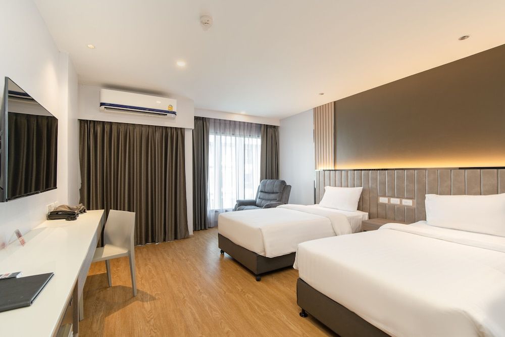 Crystal Srivaree Suvarnabhumi Hotel Premium Pool View Twin Room