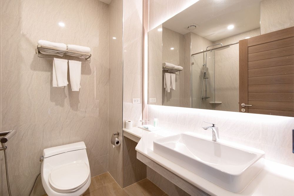 Crystal Srivaree Suvarnabhumi Hotel Premium Pool View Twin Room 7