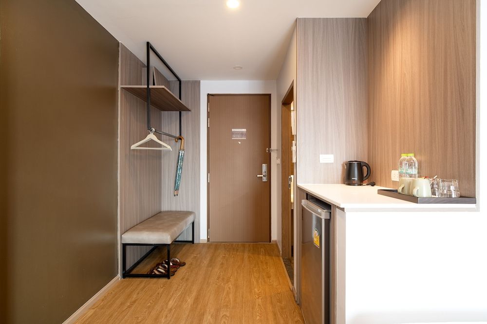 Crystal Srivaree Suvarnabhumi Hotel Premium Twin Room 8