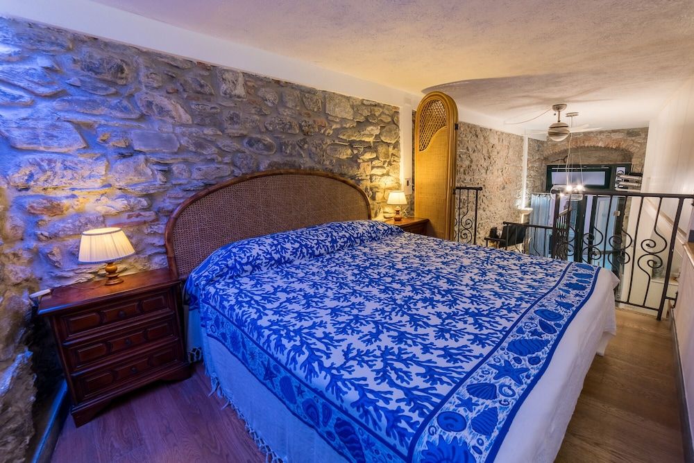 Vernazza Sea View Premium Studio Suite, Multiple Beds, Air conditioning 2