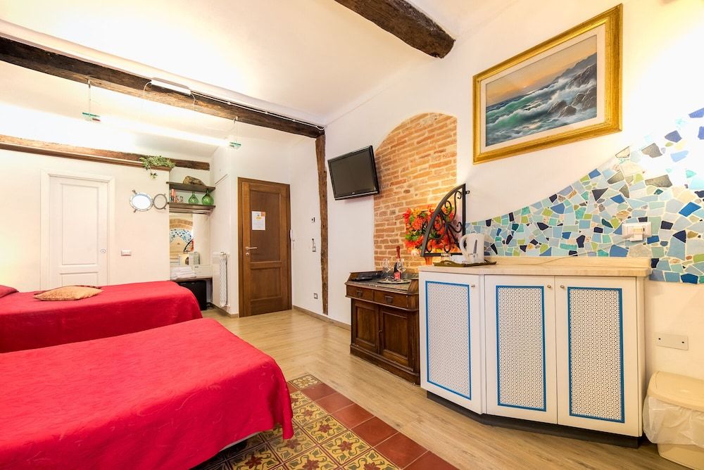 Vernazza Sea View Deluxe Studio Suite, Air conditioning, Sea View 11