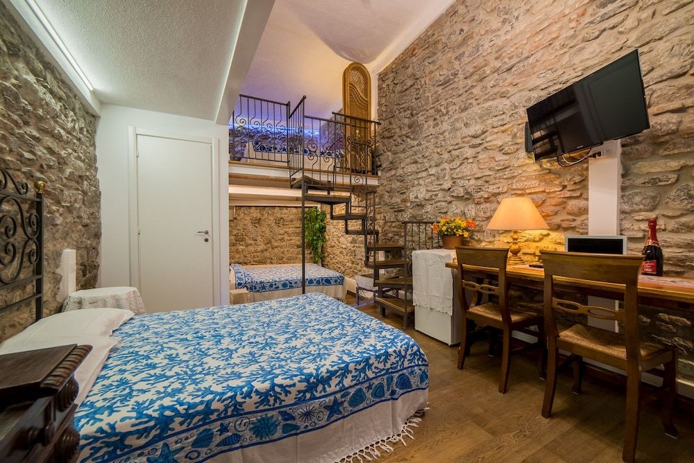 Vernazza Sea View Premium Studio Suite, Multiple Beds, Air conditioning