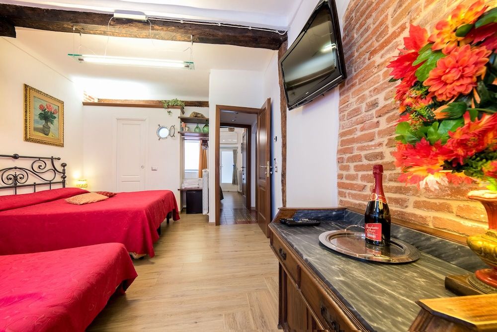 Vernazza Sea View Deluxe Studio Suite, Air conditioning, Sea View 9