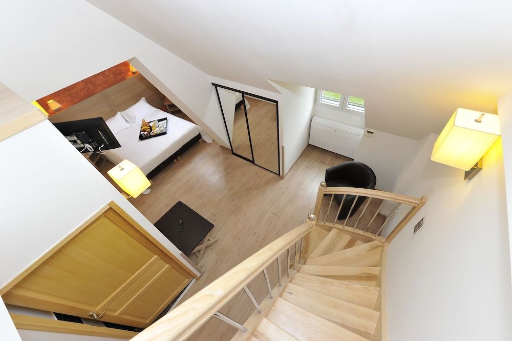 Logis Hôtel Restaurant Les 2 Rives - A75, en bordure de rivière Premium Suite, River View 8