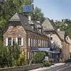 Logis Hôtel Restaurant Les 2 Rives - A75, en bordure de rivière