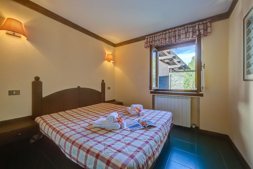 Family Apartment, Multiple Beds, Mountainside (Grange Hike & Ski - 18C Sestriere)