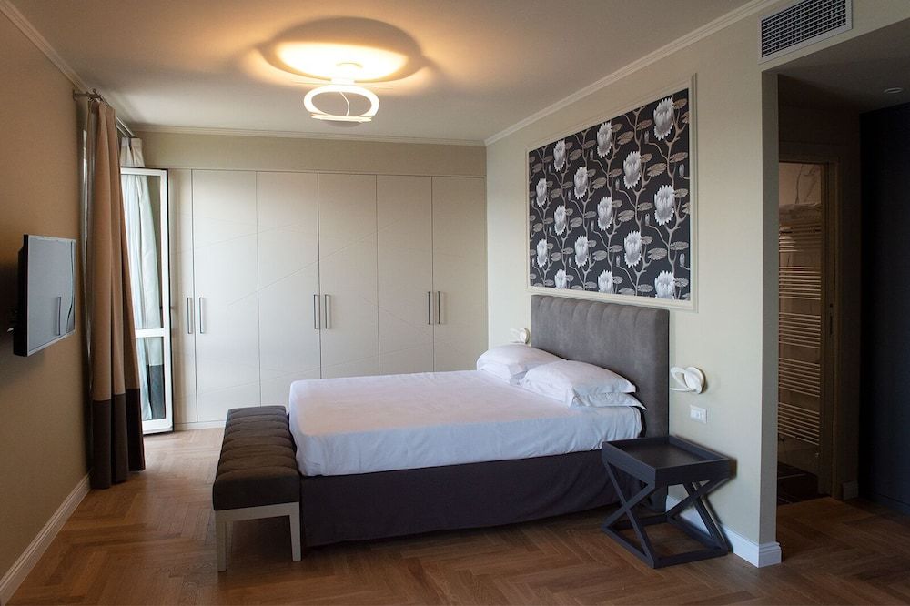 Junior Studio Suite, 1 Bedroom, Lake View, Lakeside