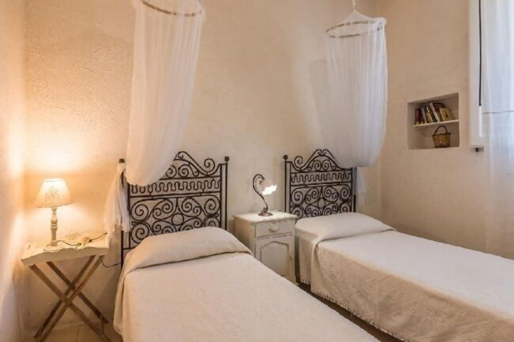 House, 2 Bedrooms, 2 Bathrooms (Trilo)