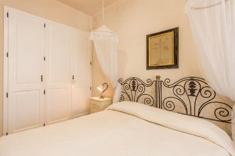 House, 2 Bedrooms, 2 Bathrooms (Trilo)