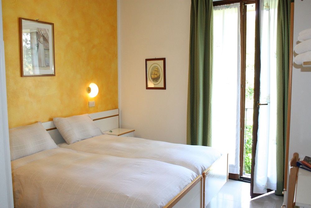 Stella D'Oro Single Room