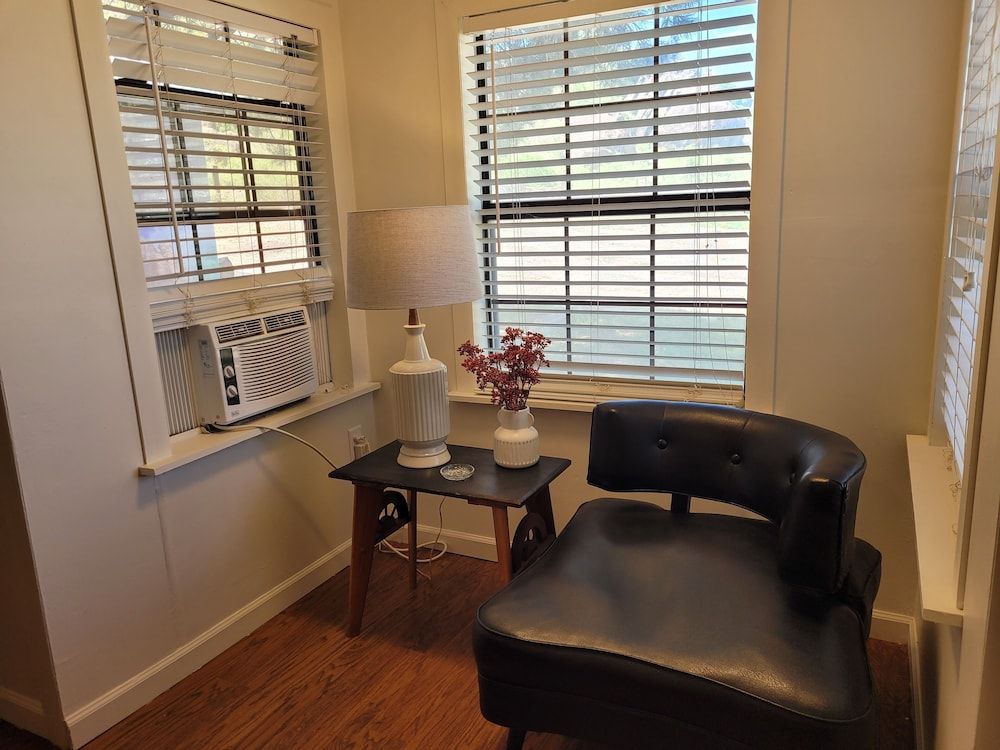 Mountainside Inn Economy Room 4