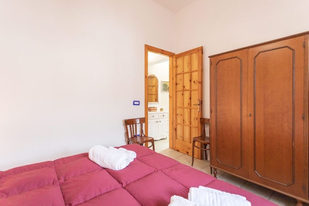 House, 2 Bedrooms
