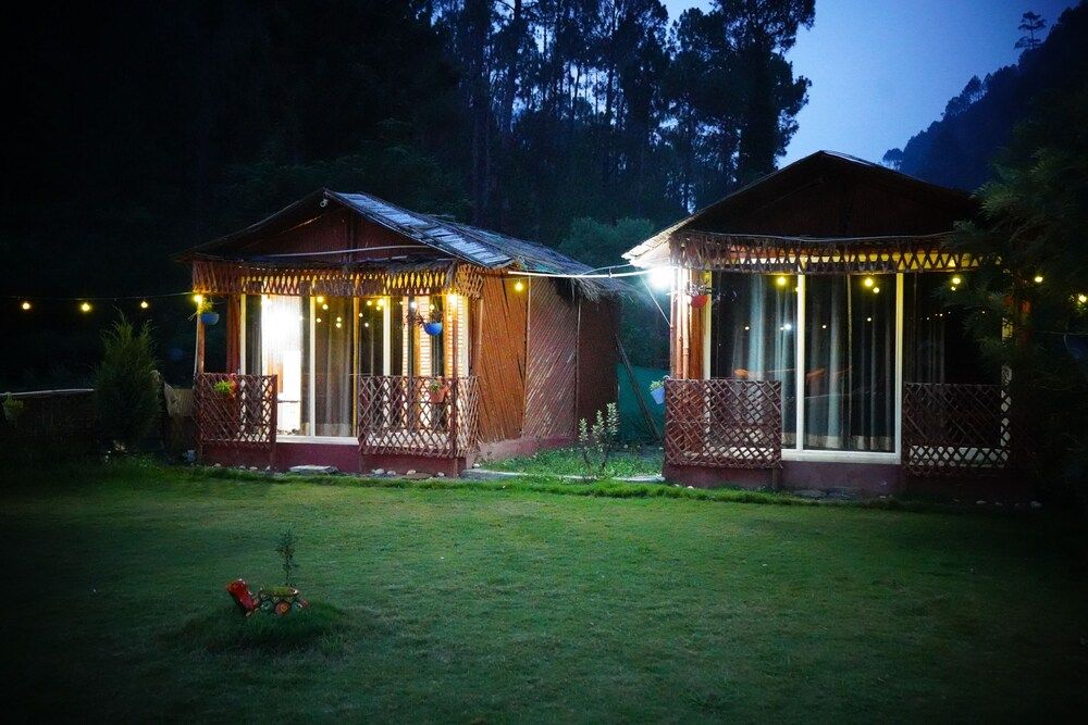 Luxury Bamboo Cottage River Facing