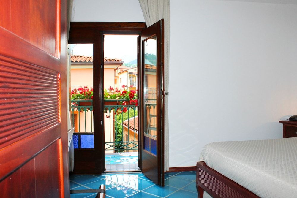 Hotel Pisacane Economy Single Room 2