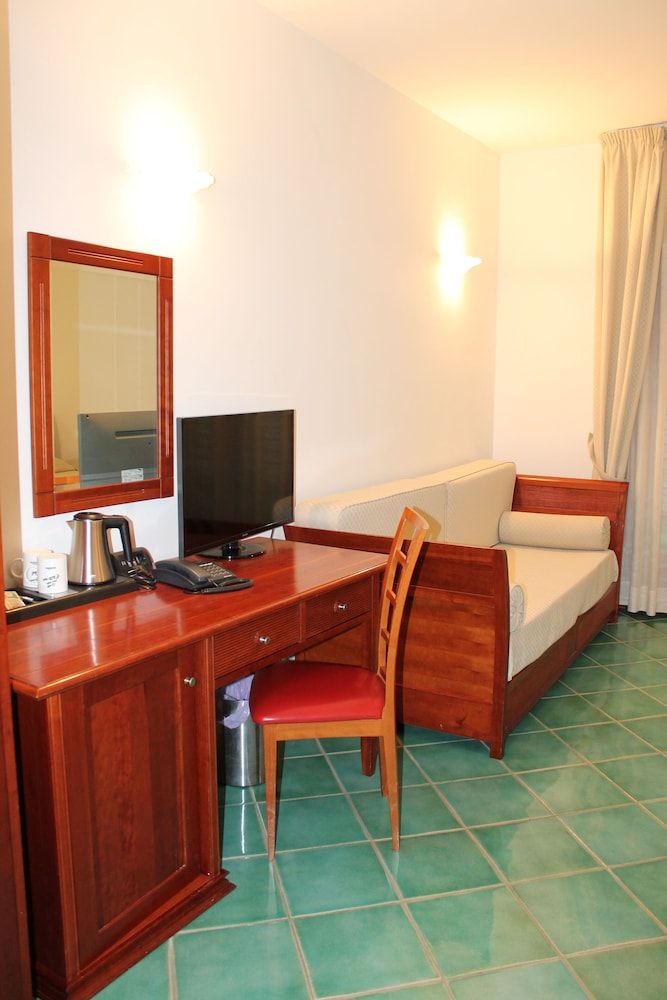 Hotel Pisacane Comfort Double Room, Partial Sea View 5