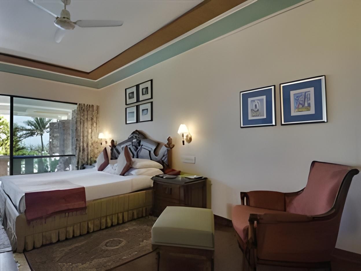 Mayfair Heritage, Puri Deluxe Room 4