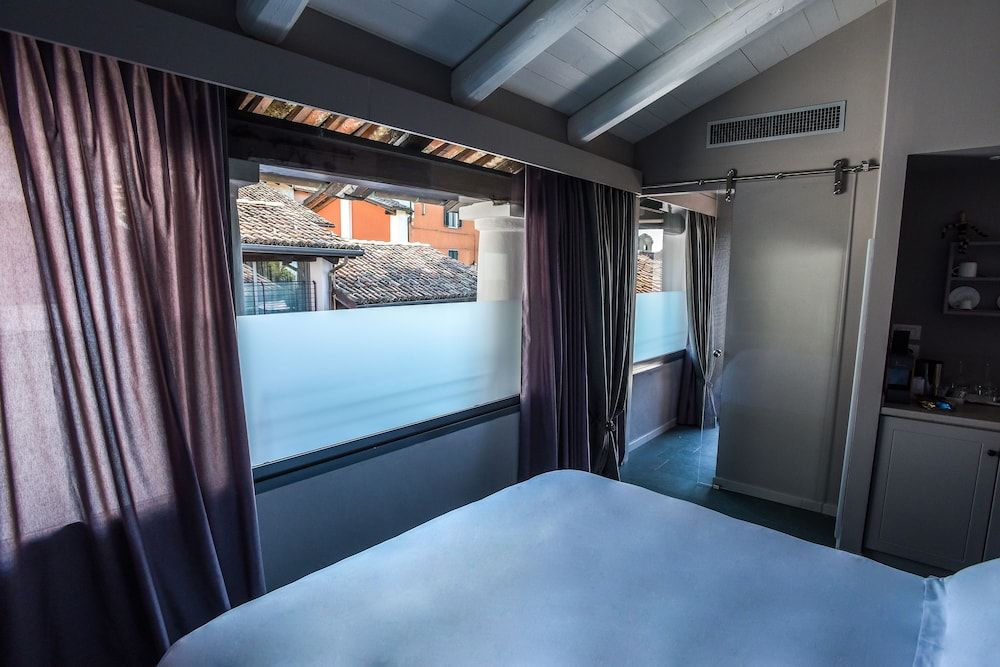 Uve Rooms & Wine Bar Superior Double Room 8