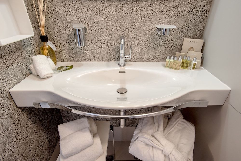 Uve Rooms & Wine Bar Suite 4