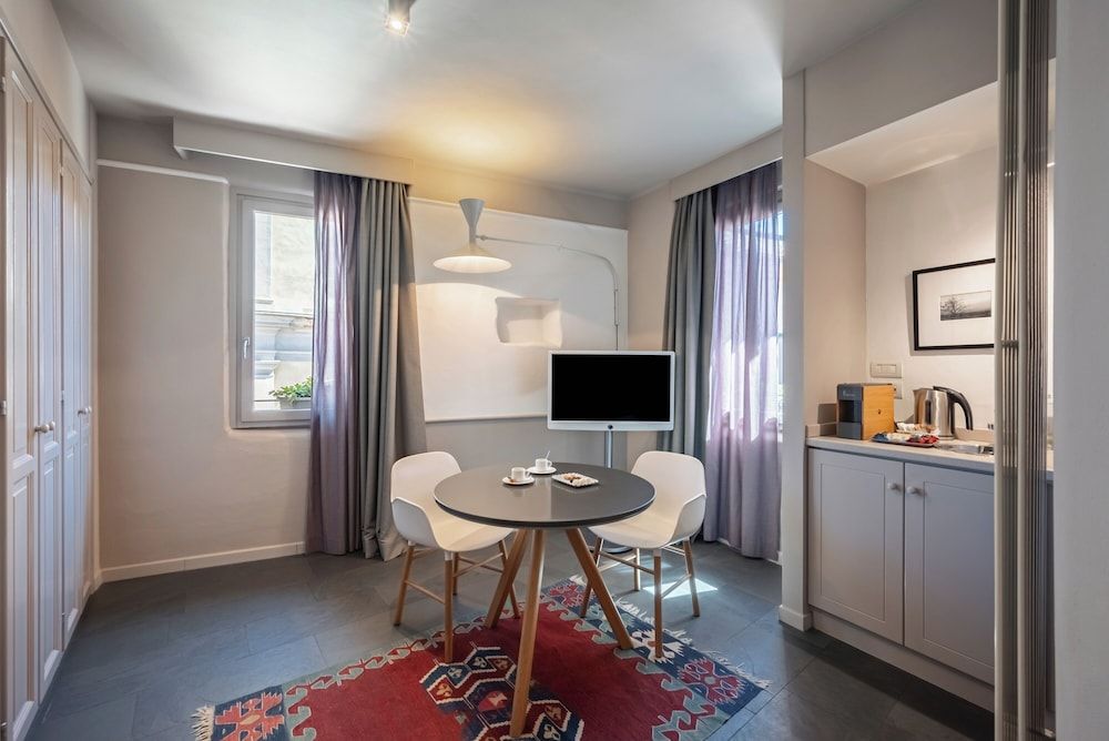 Uve Rooms & Wine Bar Deluxe Double Room 8