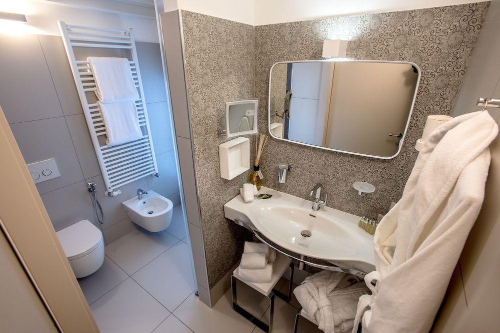 Uve Rooms & Wine Bar Suite 3