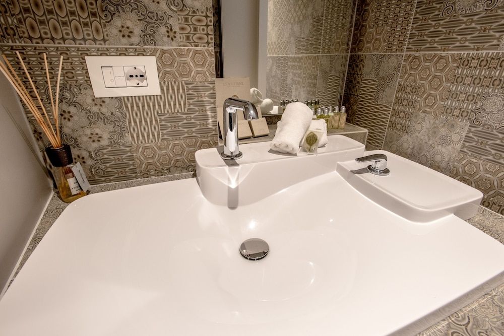 Uve Rooms & Wine Bar Deluxe Double Room 6