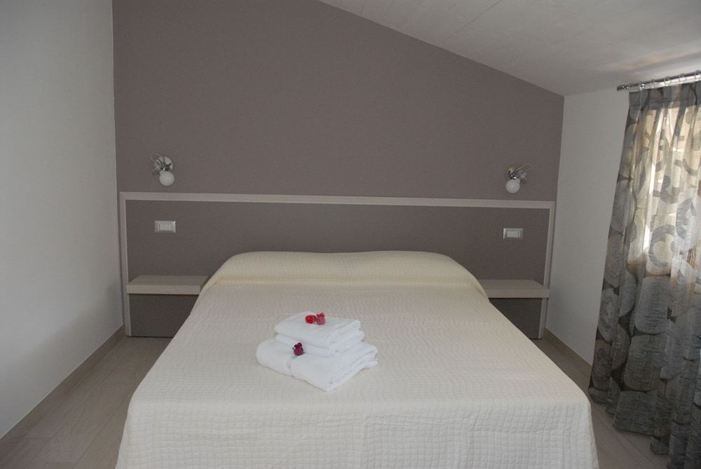 Standard Double Room, 1 Queen Bed