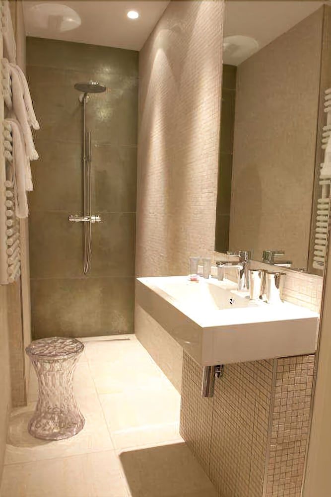 Le Cesar Hotel Family Quadruple Room 4