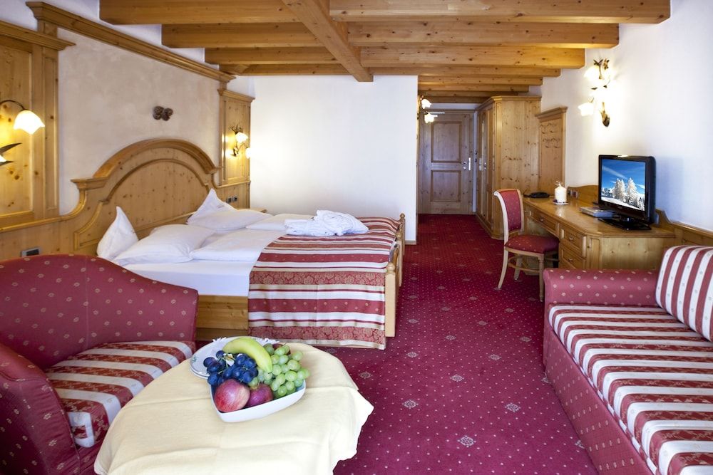 Junior Suite, Balcony, Mountain View