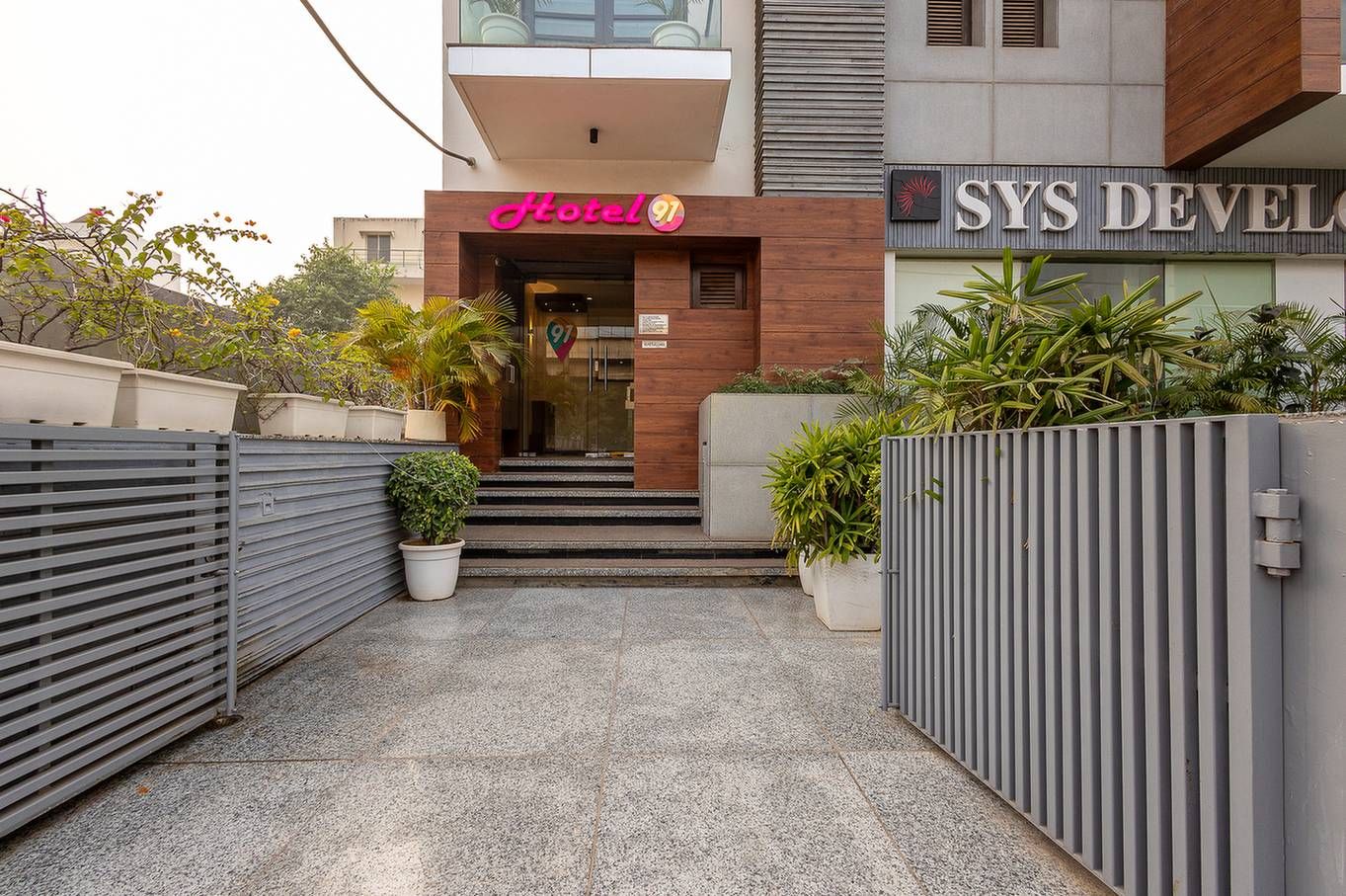 undefined Hotel 91 Golf Course Road 6