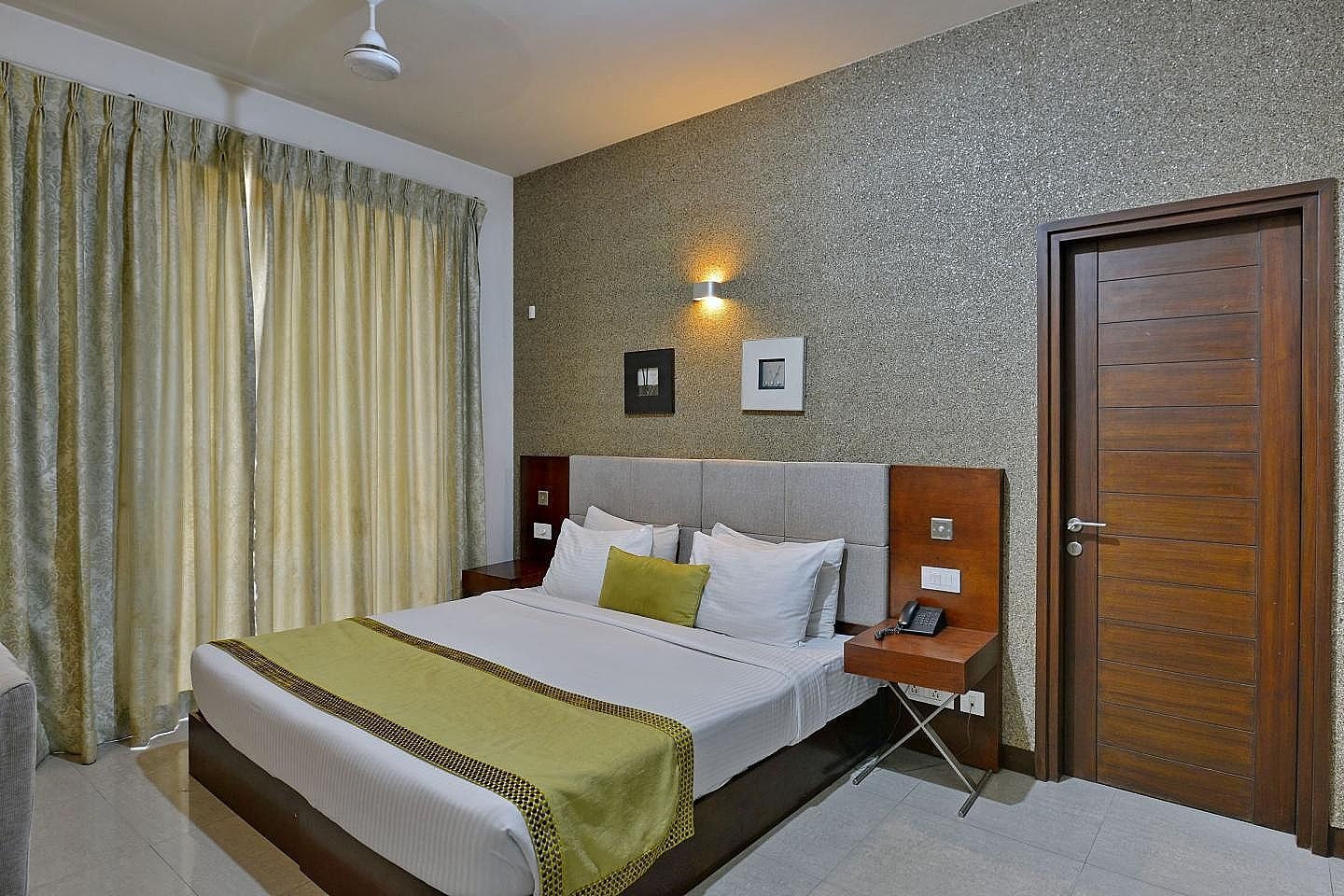 Hotel 91 Golf Course Road Deluxe Double Room with Free WiFi 8
