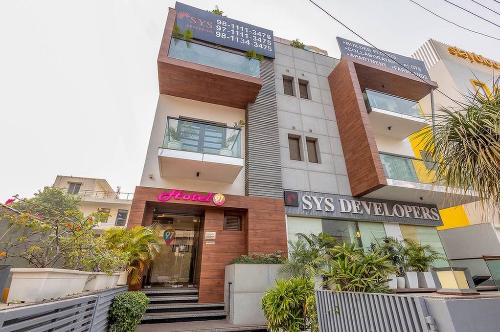 undefined Hotel 91 Golf Course Road