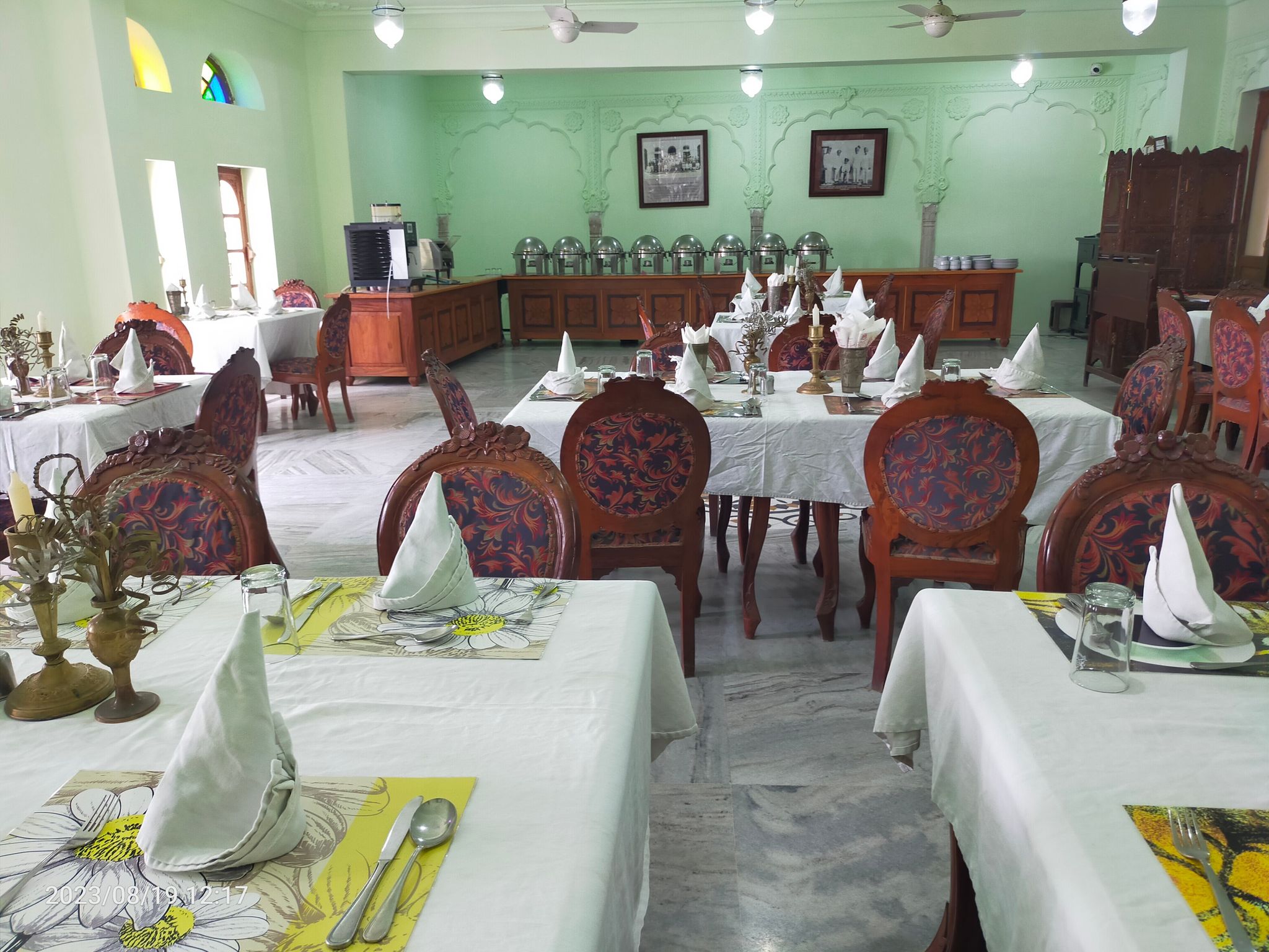 Food & Dining