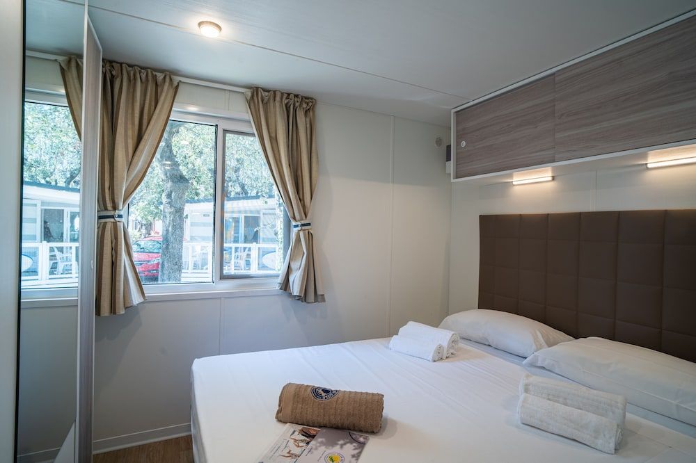 Deluxe Mobile Home, 3 Bedrooms (Pet Friendly)