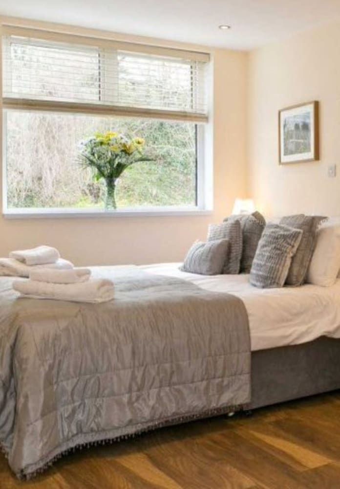 The Manor Hotel Standard Double Room 2