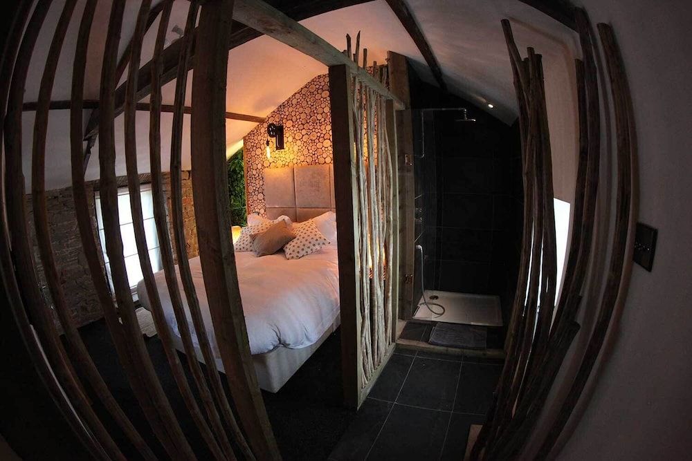 The Lodge Rooms Double Room (The Wood Store)