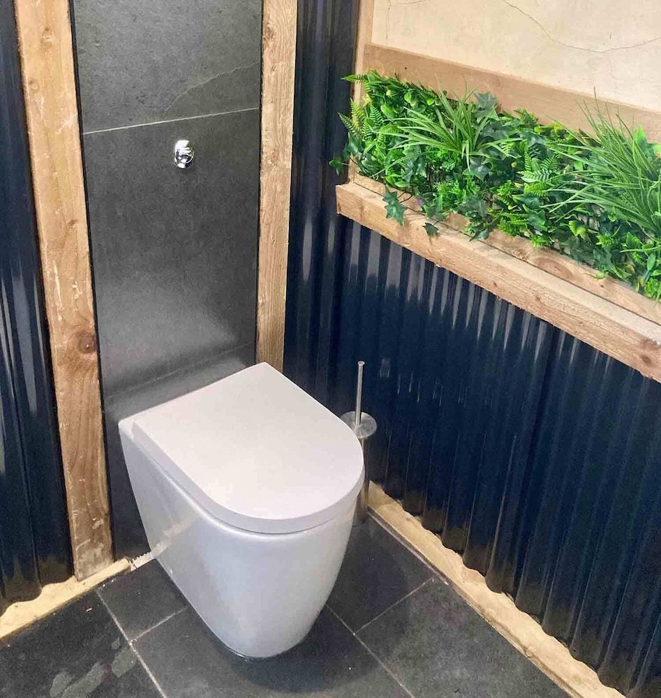 The Lodge Rooms Quadruple Room, Ensuite (The Refuge) 3