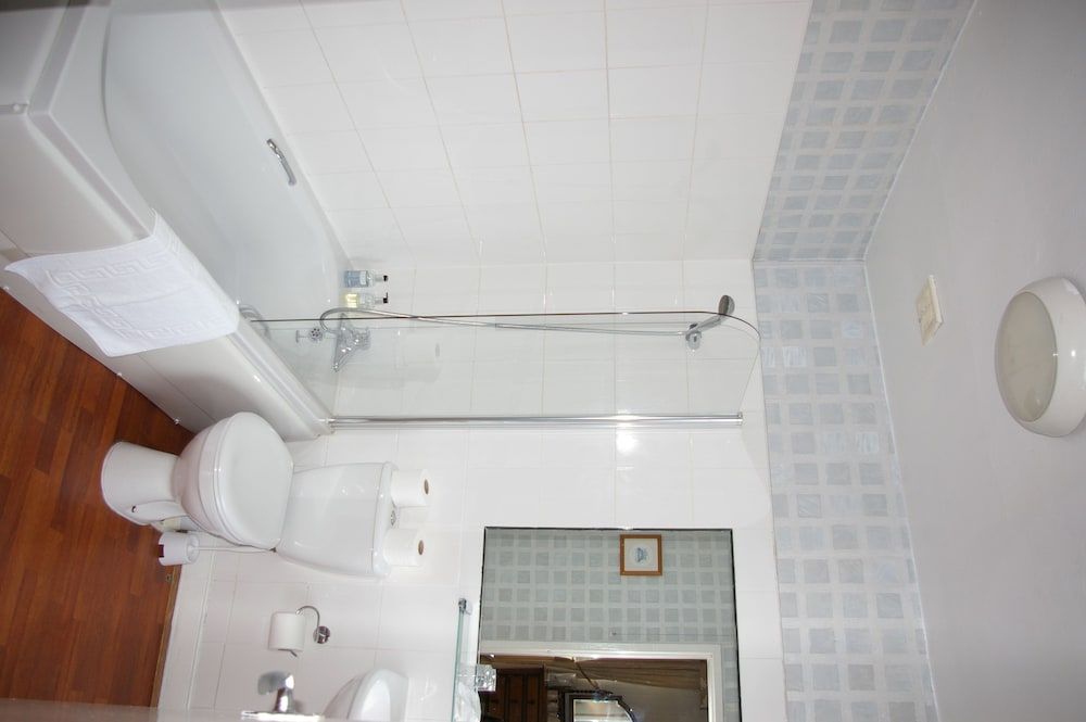 Elen's Castle Hotel Four Poster Room – Mountain View (Room 2) 4