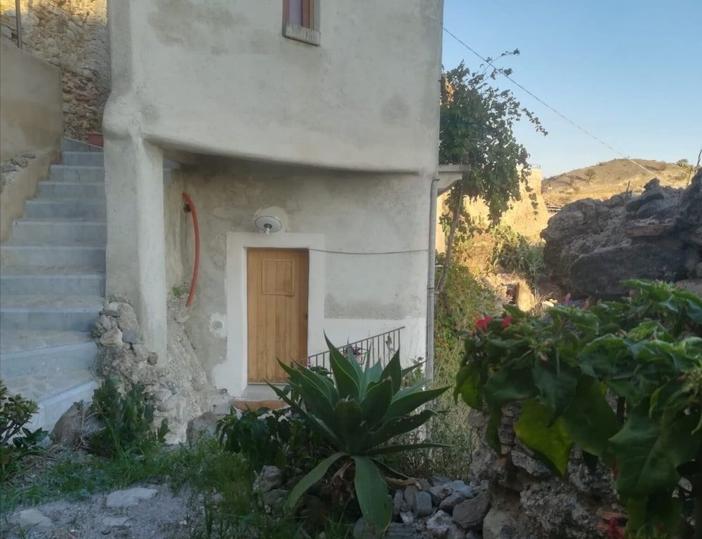 Case Rurali Pentedattilo Traditional House, 1 Bedroom, Non Smoking, Hill View 6