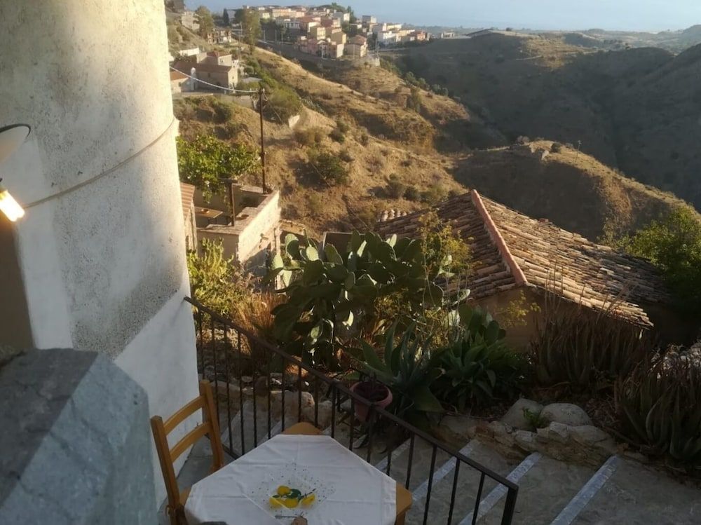 Case Rurali Pentedattilo Traditional House, 1 Bedroom, Non Smoking, Hill View 4