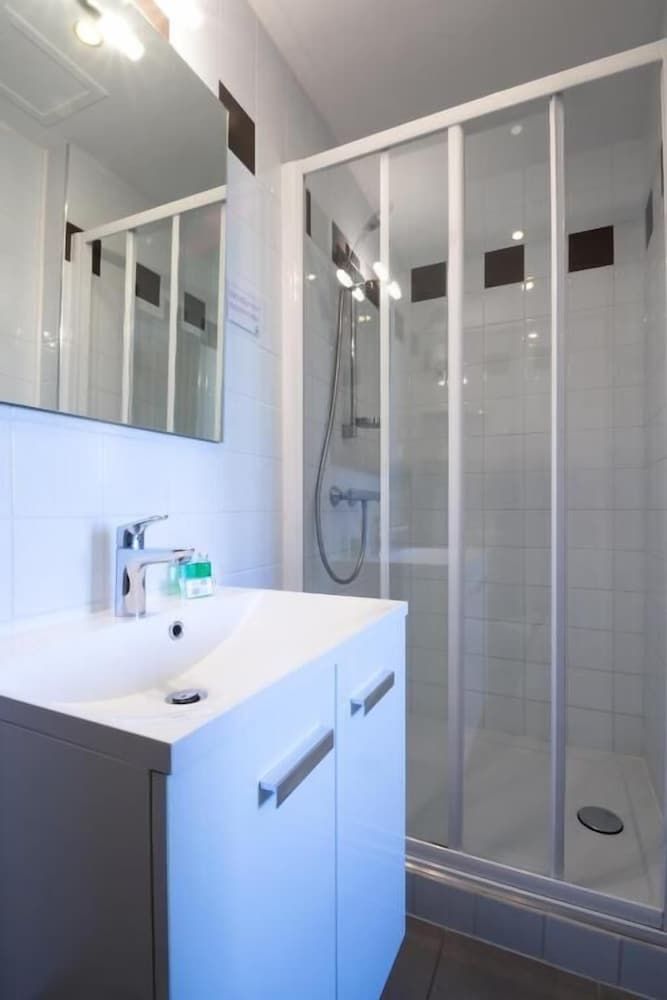 Hôtel de la Plage Quadruple Room, 2 Bedrooms, Sea View 4